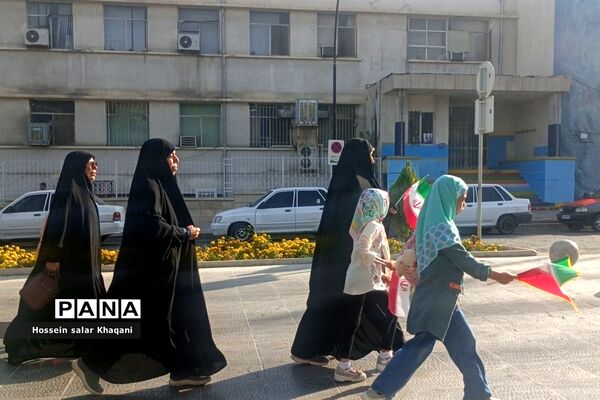 رژه خودرویی مدافعان حیا و خانواده‌های شیرازی در روز حجاب و عفاف در شیراز