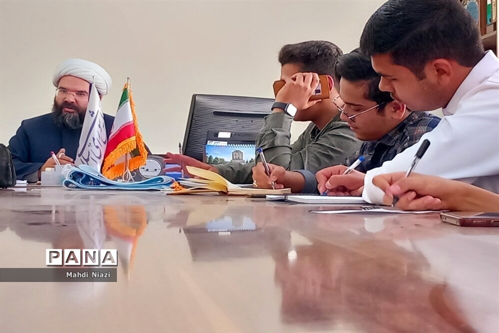 نشست مشاورین دانش آموزی نماینده ترشیز