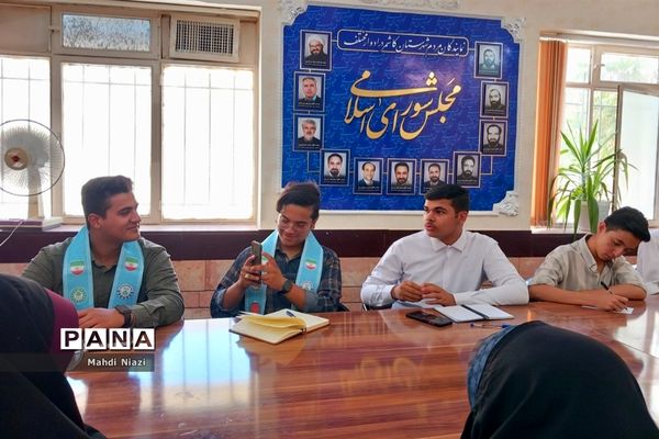 نشست مشاورین دانش آموزی نماینده ترشیز