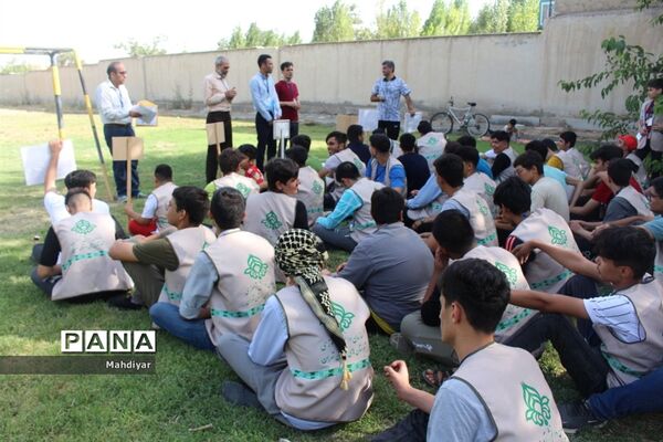 برگزاری مسابقه طناب کشی در اردوهای استانی یاورمربیان سازمان دانش‌آموزی شهرستان‌های استان تهران