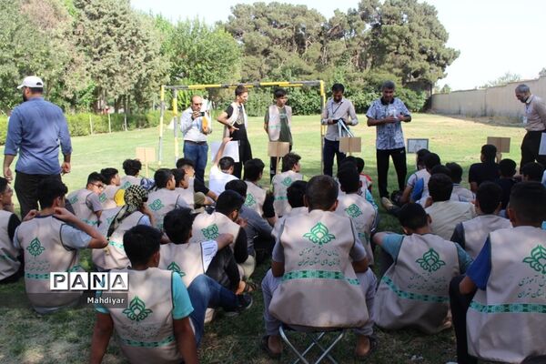 برگزاری مسابقه طناب کشی در اردوهای استانی یاورمربیان سازمان دانش‌آموزی شهرستان‌های استان تهران