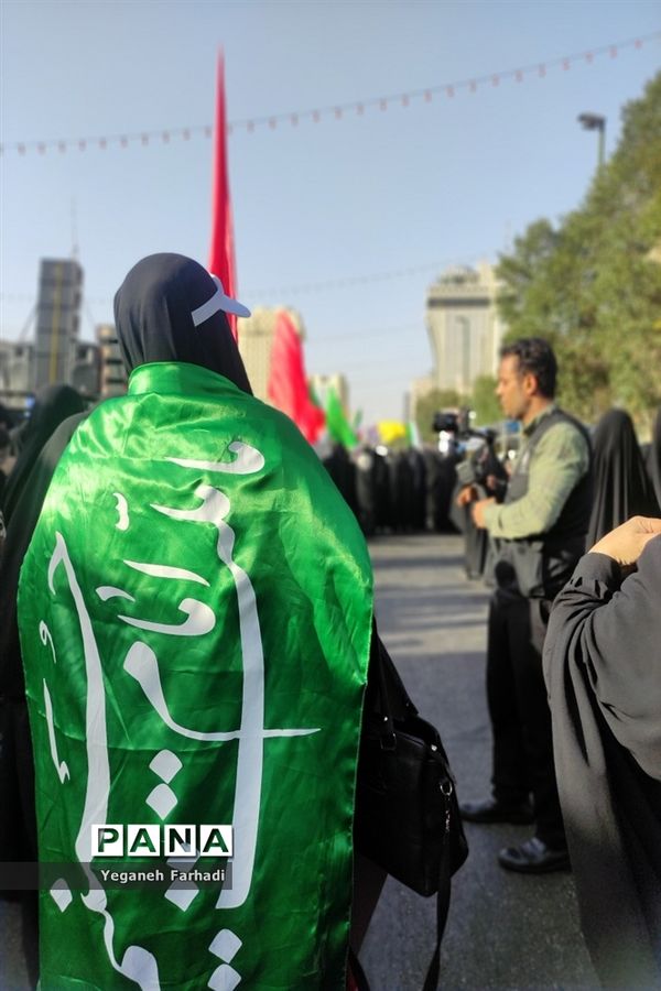 برگزاری اجتماع بزرگ و باشکوه مردمی مدافعان حریم خانواده در میدان بسیج