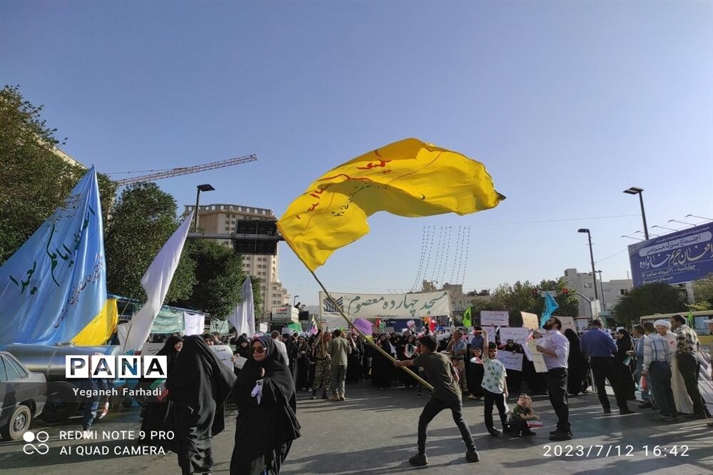 برگزاری اجتماع بزرگ و باشکوه مردمی مدافعان حریم خانواده در میدان بسیج