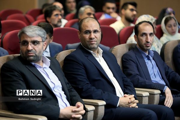 آیین تکریم سرفرازان تعلیم و تربیت