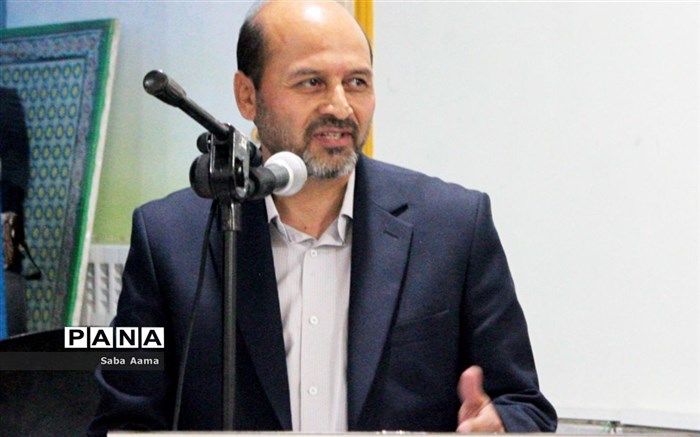 مدارس دولتی نماد مدارس رسمی هستند