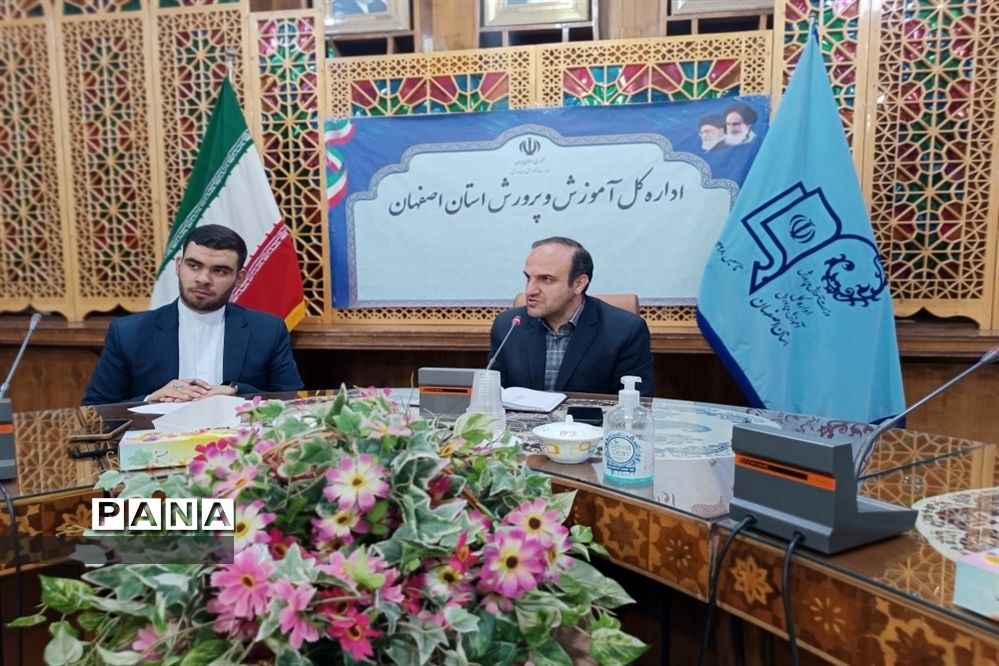 معاون پرورشی و فرهنگی اداره‌کل آموزش و پرورش استان اصفهان دانش‌آموزان مدارس منطقه حصه