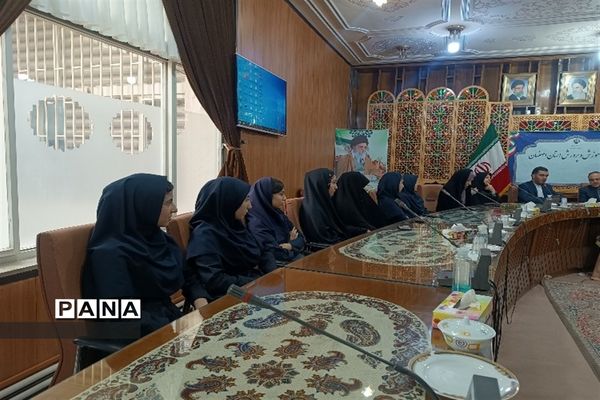 معاون پرورشی و فرهنگی اداره‌کل آموزش و پرورش استان اصفهان دانش‌آموزان مدارس منطقه حصه