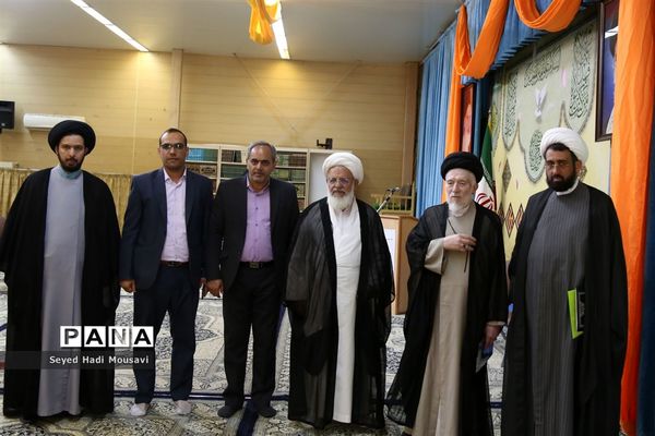 دیدار آیت‌الله ناصری با ائمه جماعت مدارس ناحیه یک