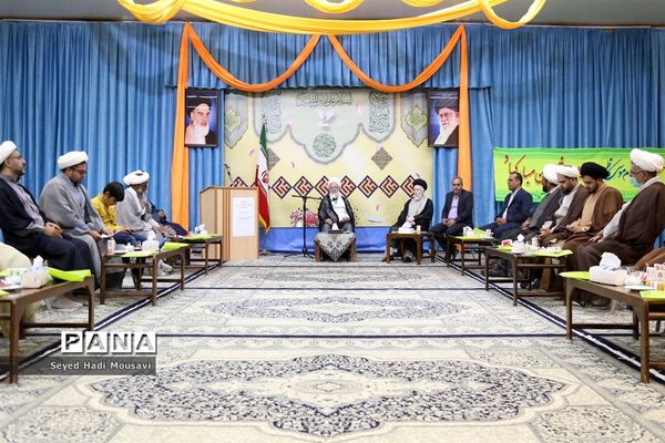 دیدار آیت‌الله ناصری با ائمه جماعت مدارس ناحیه یک