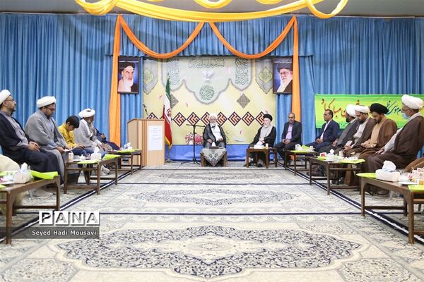 دیدار آیت‌الله ناصری با ائمه جماعت مدارس ناحیه یک