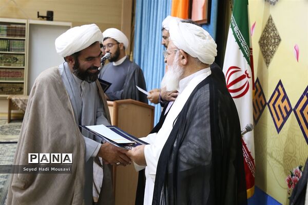 دیدار آیت‌الله ناصری با ائمه جماعت مدارس ناحیه یک