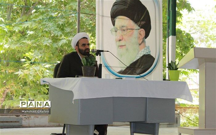 امروز دانش‌آموزان در عصر متاورس، هوش مصنوعی و واقعیت مجازی به سر می‌برند