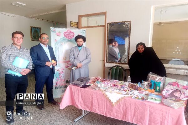 برگزاری نمایشگاه حجاب و عفاف اداره‌ آموزش و پرورش ناحیه یک یزد