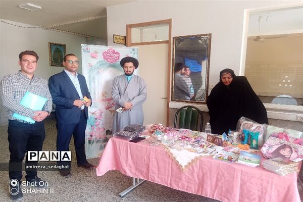 برگزاری نمایشگاه حجاب و عفاف اداره‌ آموزش و پرورش ناحیه یک یزد