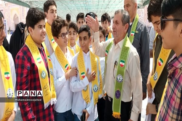 اعزام ۵۵ ‌دانش‌آموز دبیرستان تمام تشکیلاتی شیخ انصاری دزفول به اردوی زیارتی، تربیتی و سیاحتی مشهد مقدس