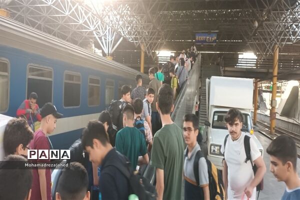 اعزام ۵۵ ‌دانش‌آموز دبیرستان تمام تشکیلاتی شیخ انصاری دزفول به اردوی زیارتی، تربیتی و سیاحتی مشهد مقدس