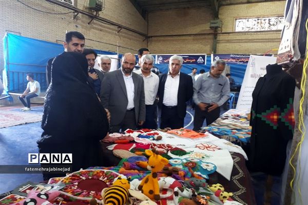 بازدید معاون عمرانی وزیر آموزش و پرورش از جشنواره تابستانه دانش‌آموزی در ابرکوه