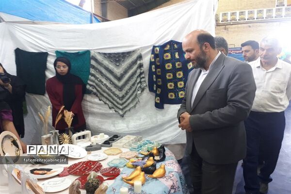 بازدید معاون عمرانی وزیر آموزش و پرورش از جشنواره تابستانه دانش‌آموزی در ابرکوه