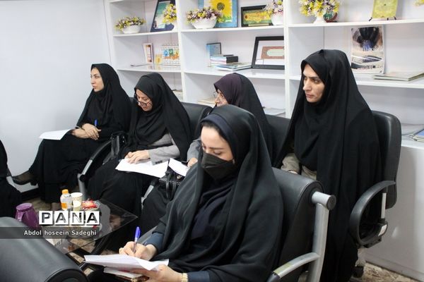 نشست توجیهی تسهیل‌گران آزمون استخدامی آموزش و پرورش استان بوشهر