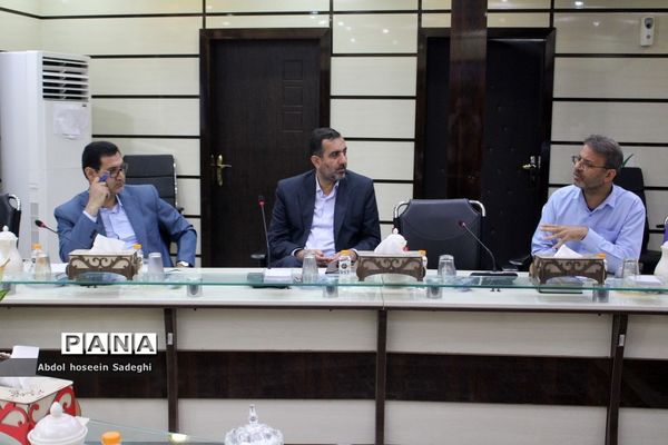 جلسه کار‌گروه توسعه مدیریت آموزش و پرورش استان بوشهر