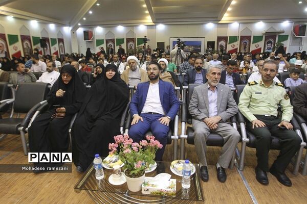 بازدید جمعی از مسئولان کشوری و استانی از اولین نمایشگاه تخصصی خانواده (مهرانه)