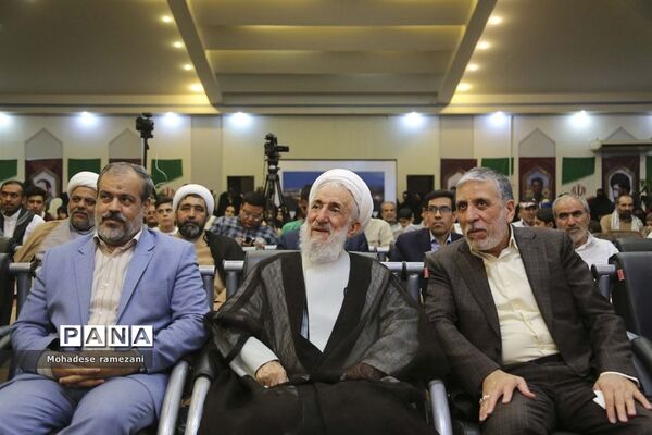 بازدید جمعی از مسئولان کشوری و استانی از اولین نمایشگاه تخصصی خانواده (مهرانه)