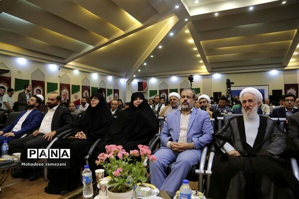 بازدید جمعی از مسئولان کشوری و استانی از اولین نمایشگاه تخصصی خانواده (مهرانه)