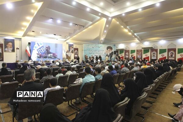 بازدید جمعی از مسئولان کشوری و استانی از اولین نمایشگاه تخصصی خانواده (مهرانه)