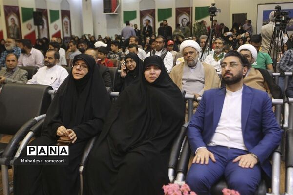 بازدید جمعی از مسئولان کشوری و استانی از اولین نمایشگاه تخصصی خانواده (مهرانه)