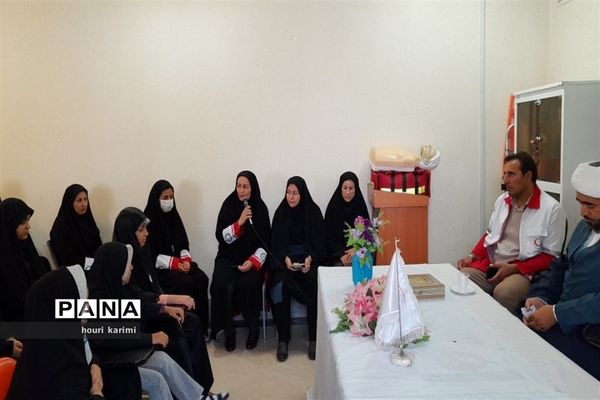 برگزاری کارگاه آموزشی عفاف و حجاب هلا ل احمرشهرستان مانه و سملقان