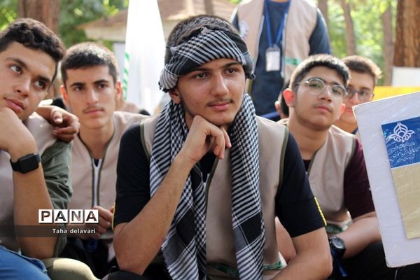 برگزاری دوره آموزشی برپایی چادر و گره‌زنی در اردوی استانی یاور‌مربیان سازمان دانش‌آموزی