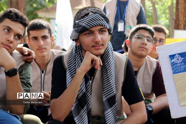 برگزاری دوره آموزشی برپایی چادر و گره‌زنی در اردوی استانی یاور‌مربیان سازمان دانش‌آموزی
