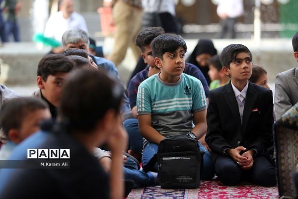 نوحه‌خوانی نوجوانان در حرم حضرت معصومه(س)