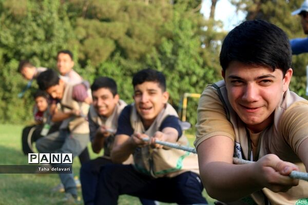 مسابقات طناب‌کشی در اردوی یاورمربیان سازمان دانش‌آموزی شهرستان‌های تهران