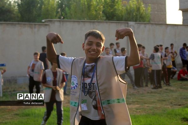 مسابقات طناب‌کشی در اردوی یاورمربیان سازمان دانش‌آموزی شهرستان‌های تهران