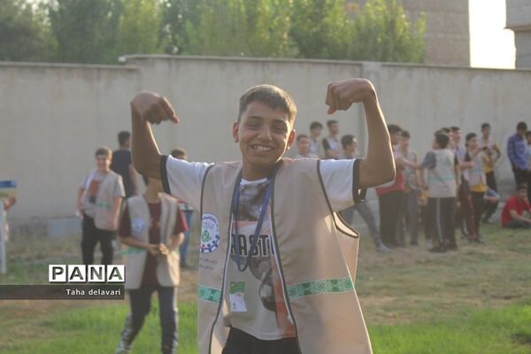 مسابقات طناب‌کشی در اردوی یاورمربیان سازمان دانش‌آموزی شهرستان‌های تهران