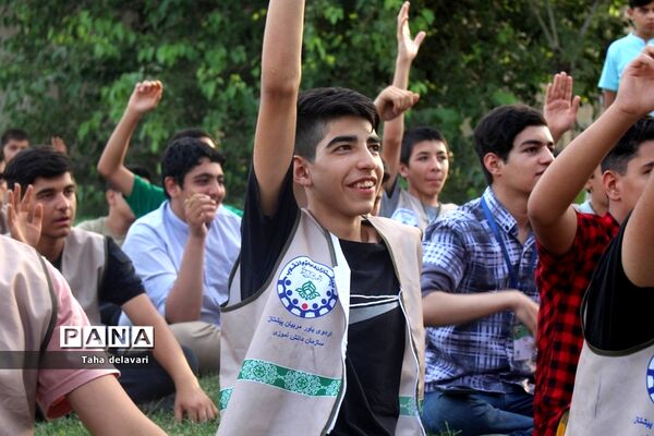 مسابقات طناب‌کشی در اردوی یاورمربیان سازمان دانش‌آموزی شهرستان‌های تهران
