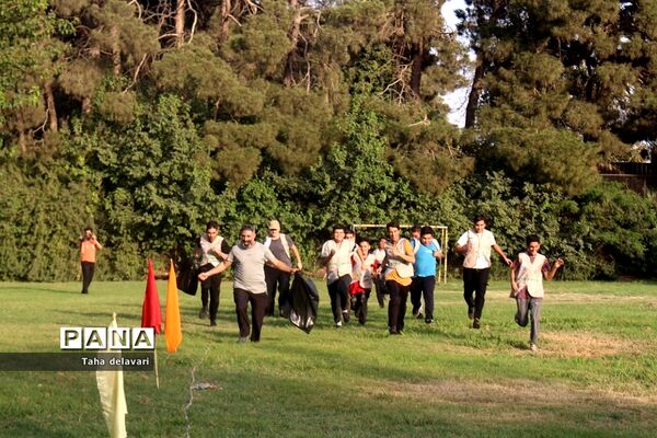 مسابقات طناب‌کشی در اردوی یاورمربیان سازمان دانش‌آموزی شهرستان‌های تهران