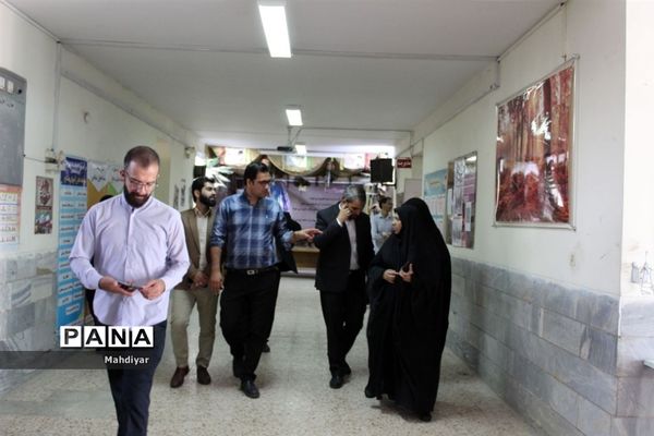 بازدید مدیرکل آموزش و پرورش شهرستان‌های تهران  از پایگاه‌های اوقات فراغت شهر جوادآباد