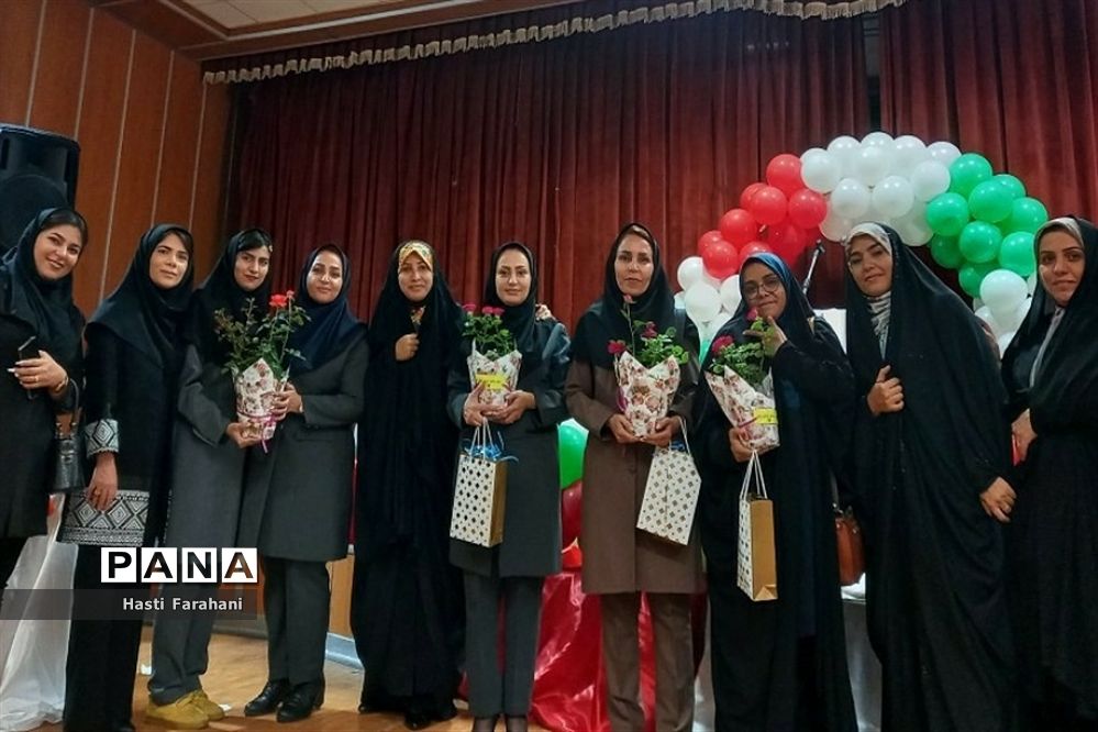 مراسم تجلیل و تقدیر از مربیان مدرسه حدیث مهر شهرستان قرچک