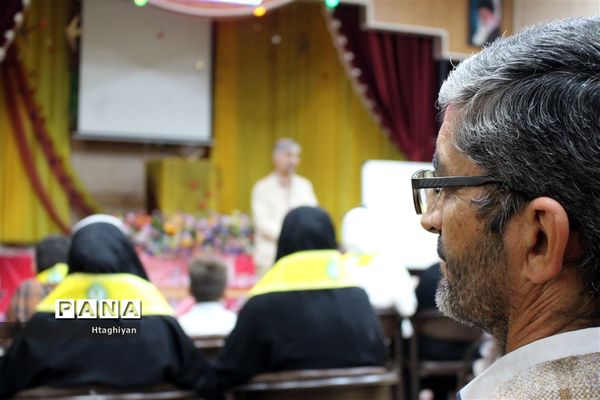 بازدیدمعاون فعالیت‌های دانش‌آموزی سازمان دانش‌آموزی کشور از پایگاه های اوقات فراغت سازمان دانش آموزی استان اصفهان