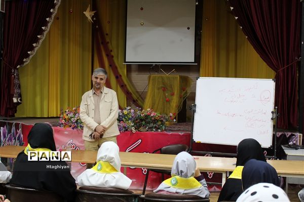 بازدیدمعاون فعالیت‌های دانش‌آموزی سازمان دانش‌آموزی کشور از پایگاه های اوقات فراغت سازمان دانش آموزی استان اصفهان