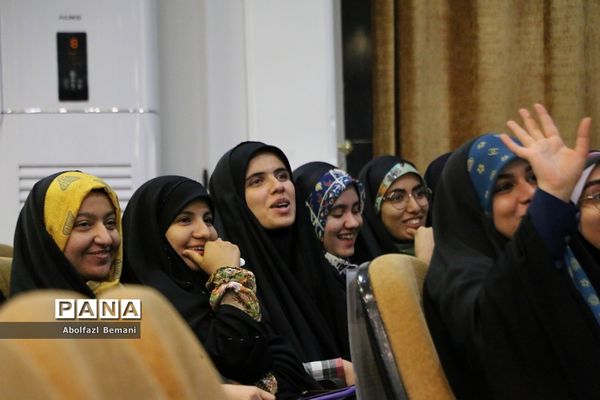 دوره توانمندسازی دست‌اندرکاران کنگره دانشجومعلمان شهید کشور در قم