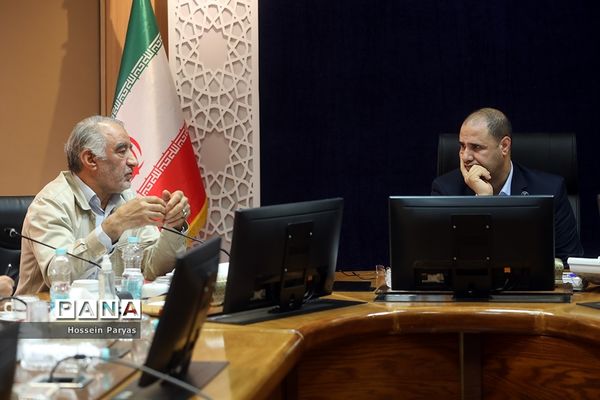 دیدار جمعی از خیرین سلامت کشور با وزیر آموزش و پرورش