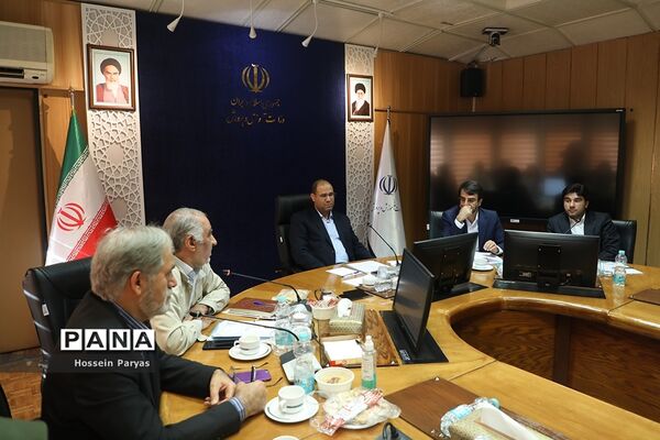 دیدار جمعی از خیرین سلامت کشور با وزیر آموزش و پرورش
