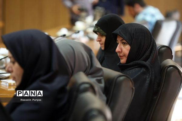 دیدار جمعی از خیرین سلامت کشور با وزیر آموزش و پرورش