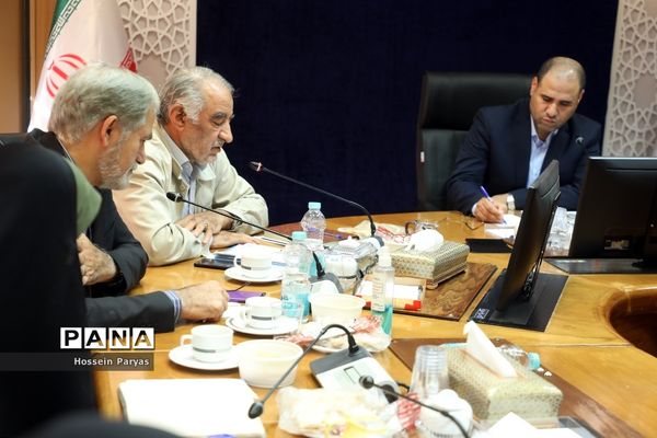 دیدار جمعی از خیرین سلامت کشور با وزیر آموزش و پرورش