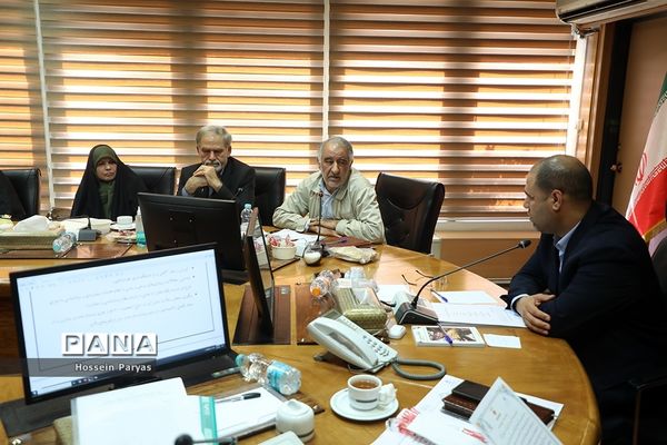 دیدار جمعی از خیرین سلامت کشور با وزیر آموزش و پرورش