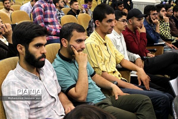 رونمایی از چهار اثر هنری و رسانه‌ای در دوره توانمندسازی خادمین کنگره شهدای دانشجو معلم