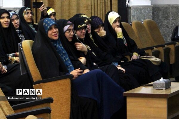 رونمایی از چهار اثر هنری و رسانه‌ای در دوره توانمندسازی خادمین کنگره شهدای دانشجو معلم